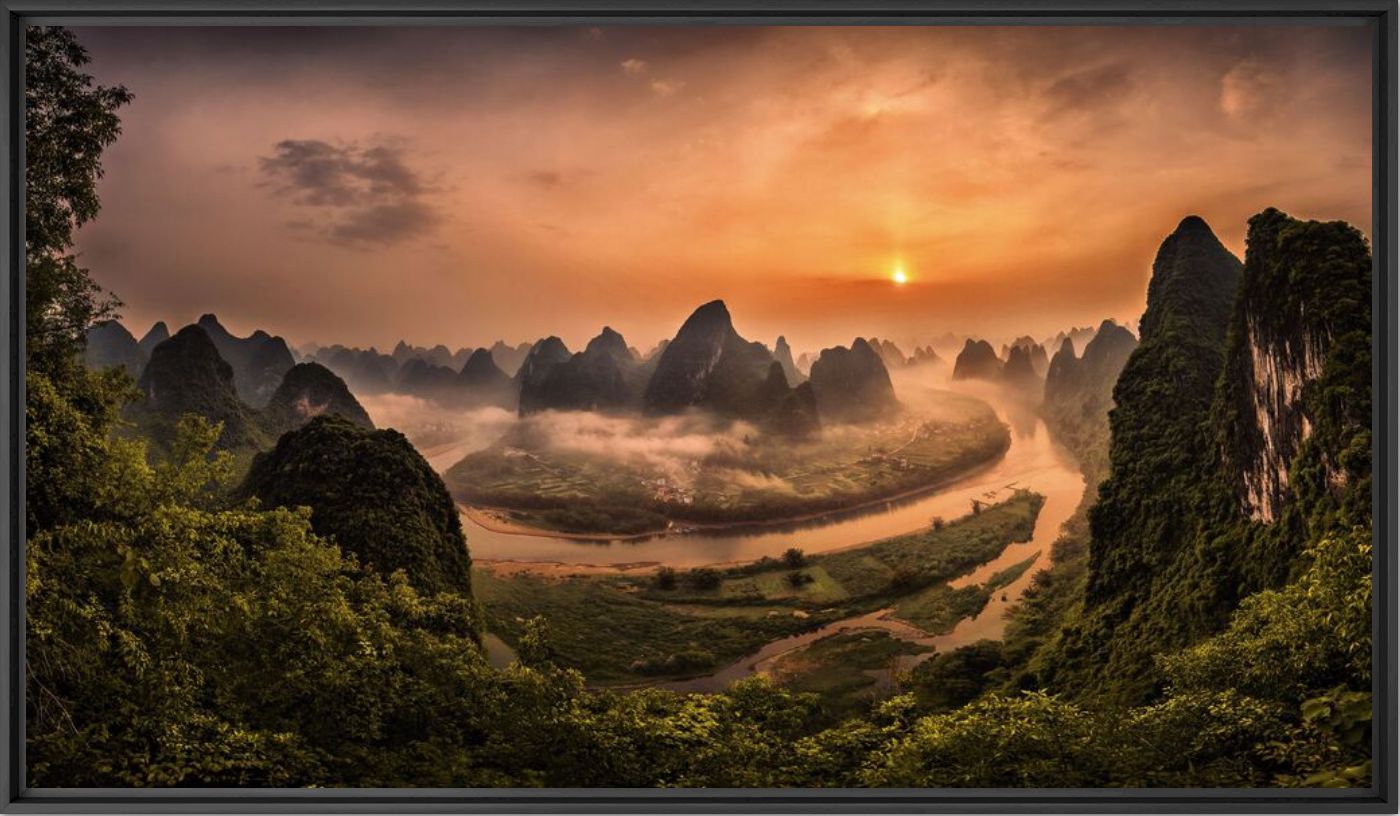 Above the mountains - ESTEBAN TORO - Fotografia