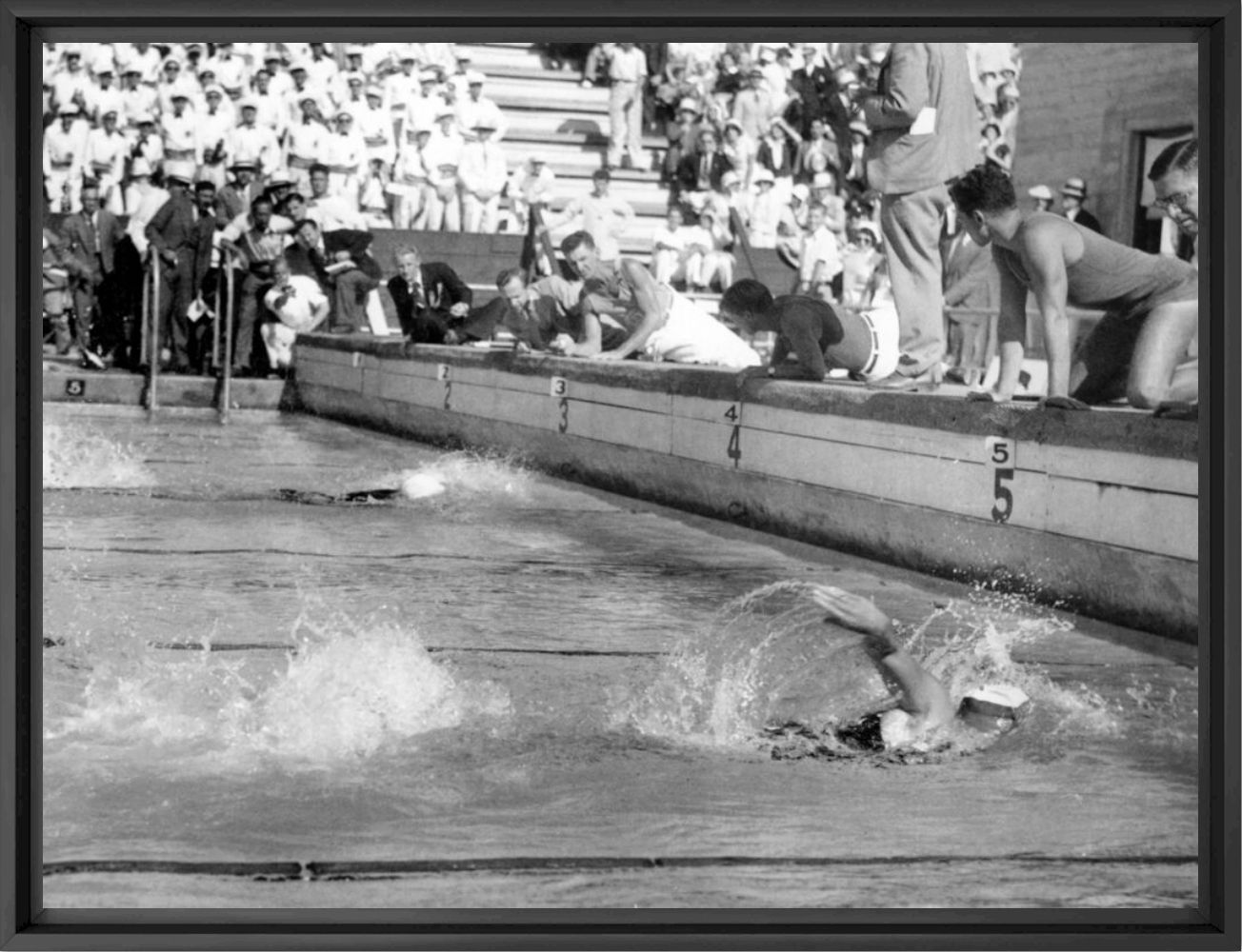 L'am&eacute;ricaine Helene Madison remporte la finale du 400 m nage libre aux Jeux Olympiques de Los Angeles le 13 ao&ucirc;t 1932 -  GAMMA RAPHO - Photographie