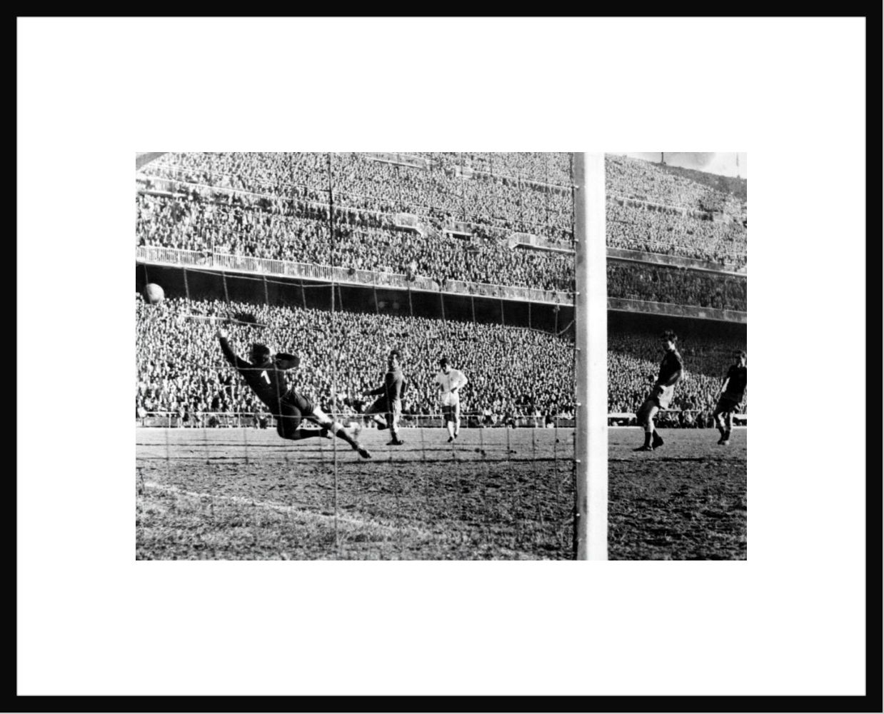 Match de football du Real Madrid contre le Partizan Belgrade Madrid 1955 -  GAMMA RAPHO - Photographie