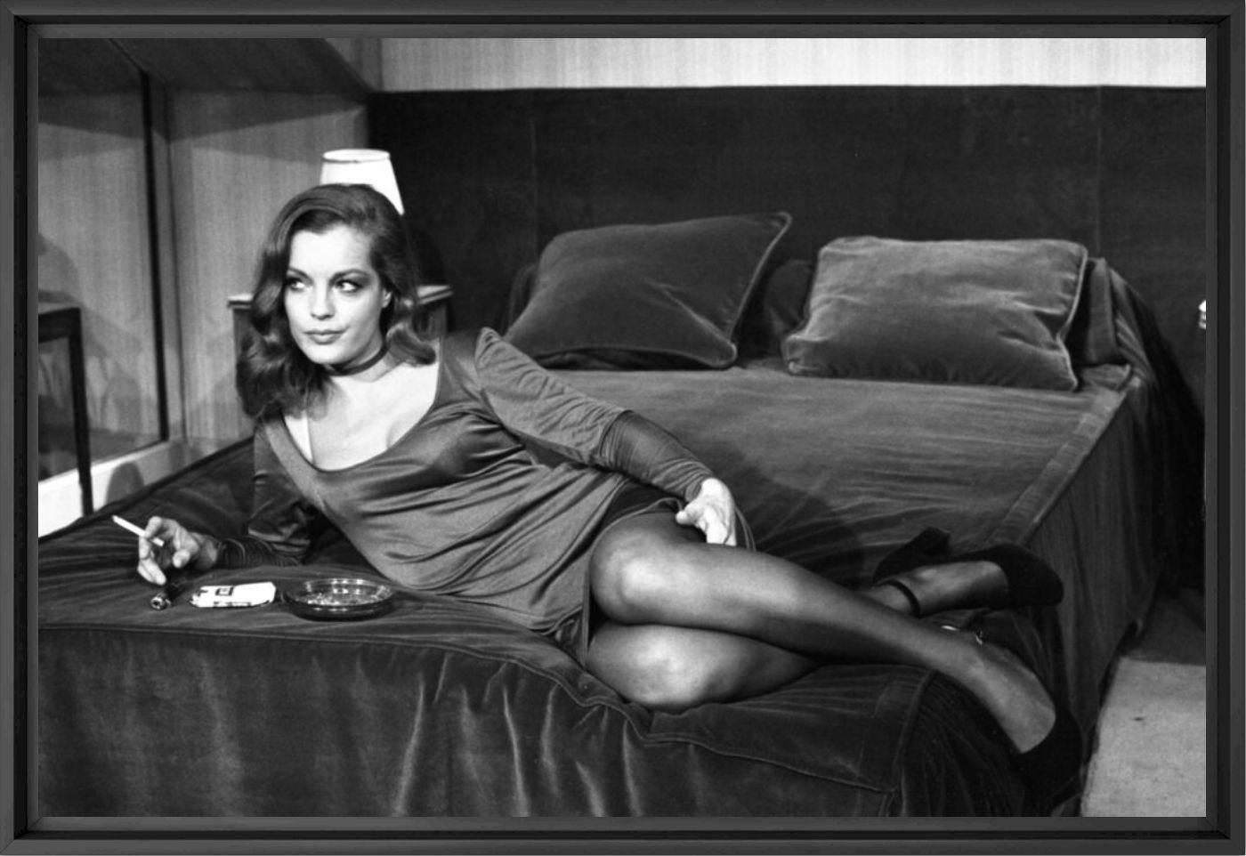 Romy Schneider sur le tournage du film Max et les Ferrailleurs &agrave; Paris -  GAMMA RAPHO - Fotografie