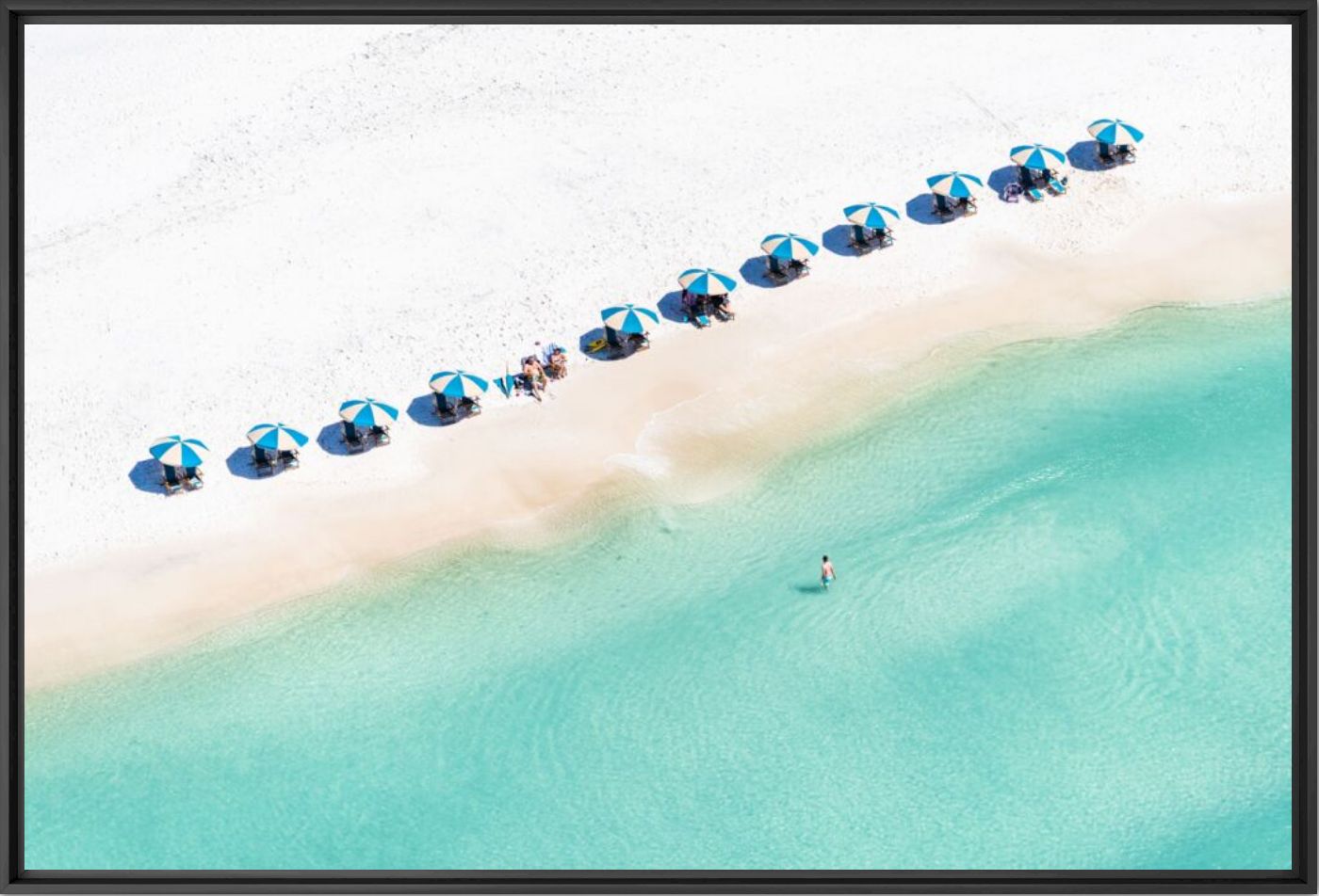 Blue and white striped umbrellas - Gray Malin - Photograph