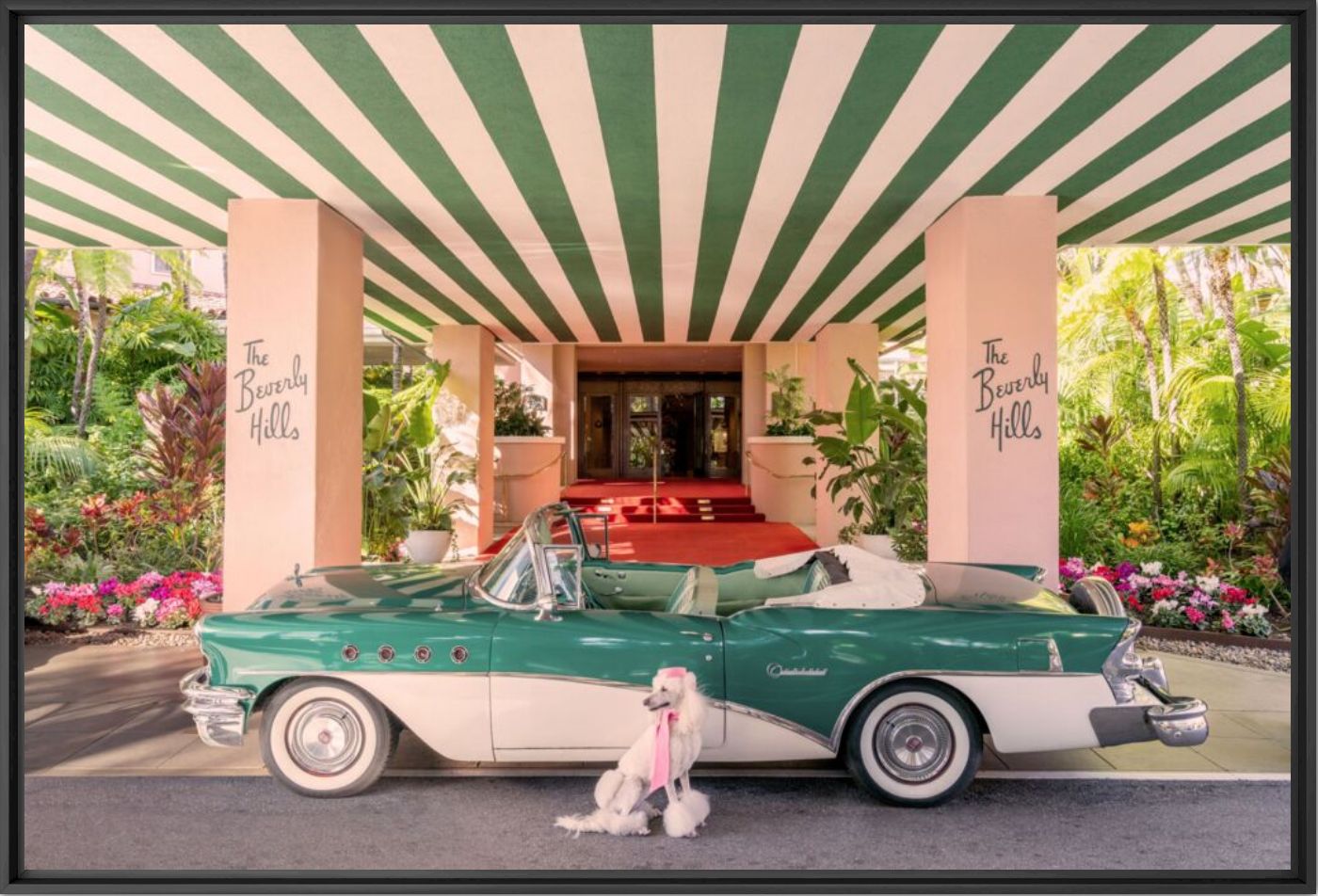 The green convertible the Beverly Hills hotel - Gray Malin - Photographie