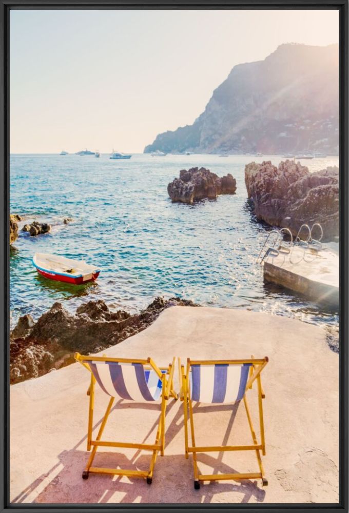 Two chairs la Fontenila Capri 2 - Gray Malin - Fotograf&iacute;a
