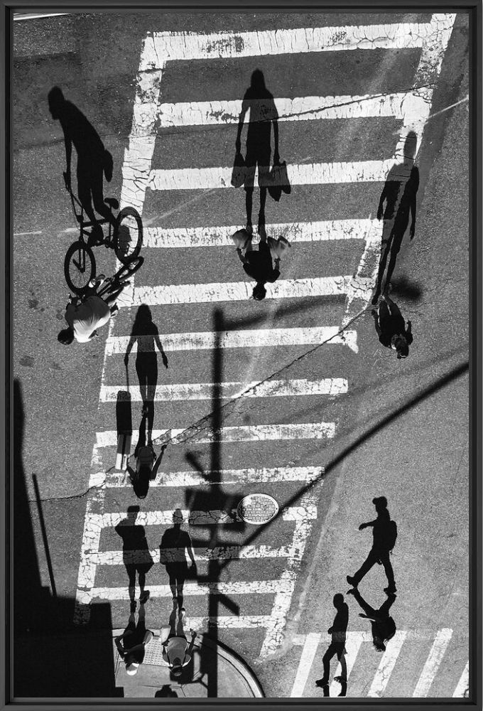Crossing shadows, Chinatown - GUILLAUME GAUDET - Photograph