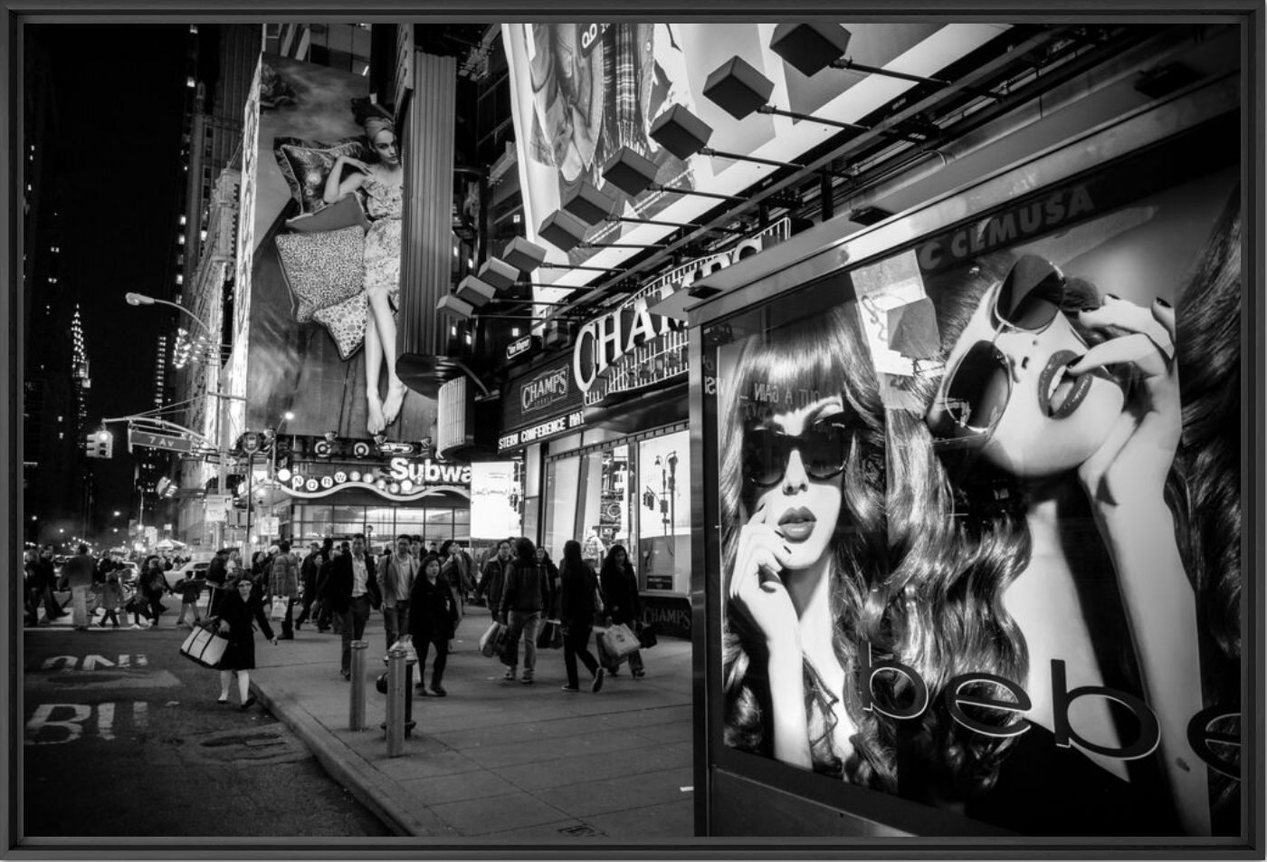 Sunglasses on Times Square - GUILLAUME GAUDET - Photograph