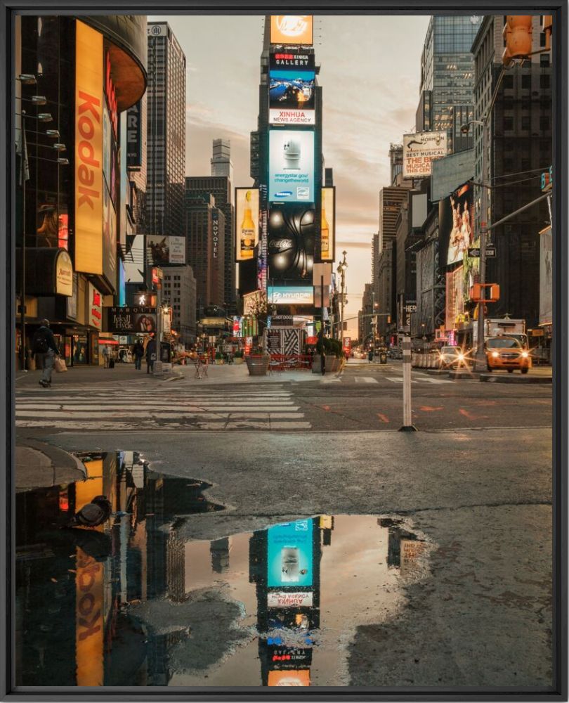 TIMES SQUARE MORNING LIGHTS - LUDWIG FAVRE - Photograph