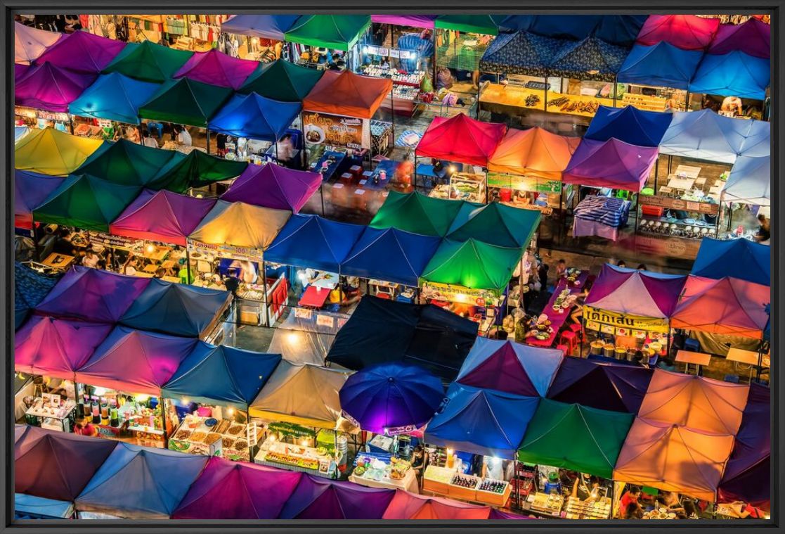 TRAIN NIGHT MARKET - MANJIK PICTURES - Photograph