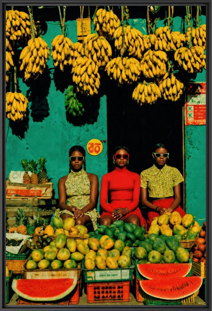 Three women in market - Marifer Ruiz - Photographie