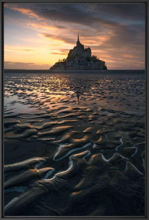 DERNIERS INSTANTS DE MAGIE ET DE LUMIERE EN BAIE DU MONT SAINT MICHEL - MATHIEU RIVRIN - Photograph