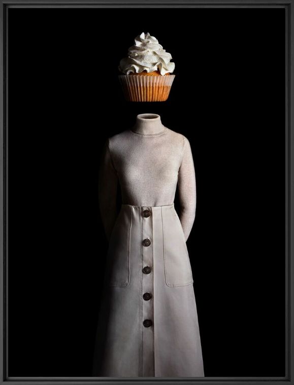 CECI N EST PAS UN CUPCAKE - MIGUEL VALLINAS - Photograph