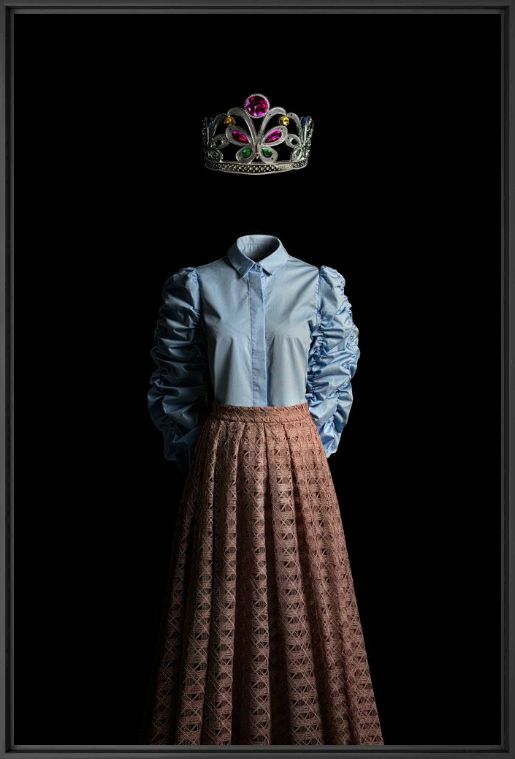 CECI N'EST PAS UNE COURONNE DE REINE - MIGUEL VALLINAS - Photograph
