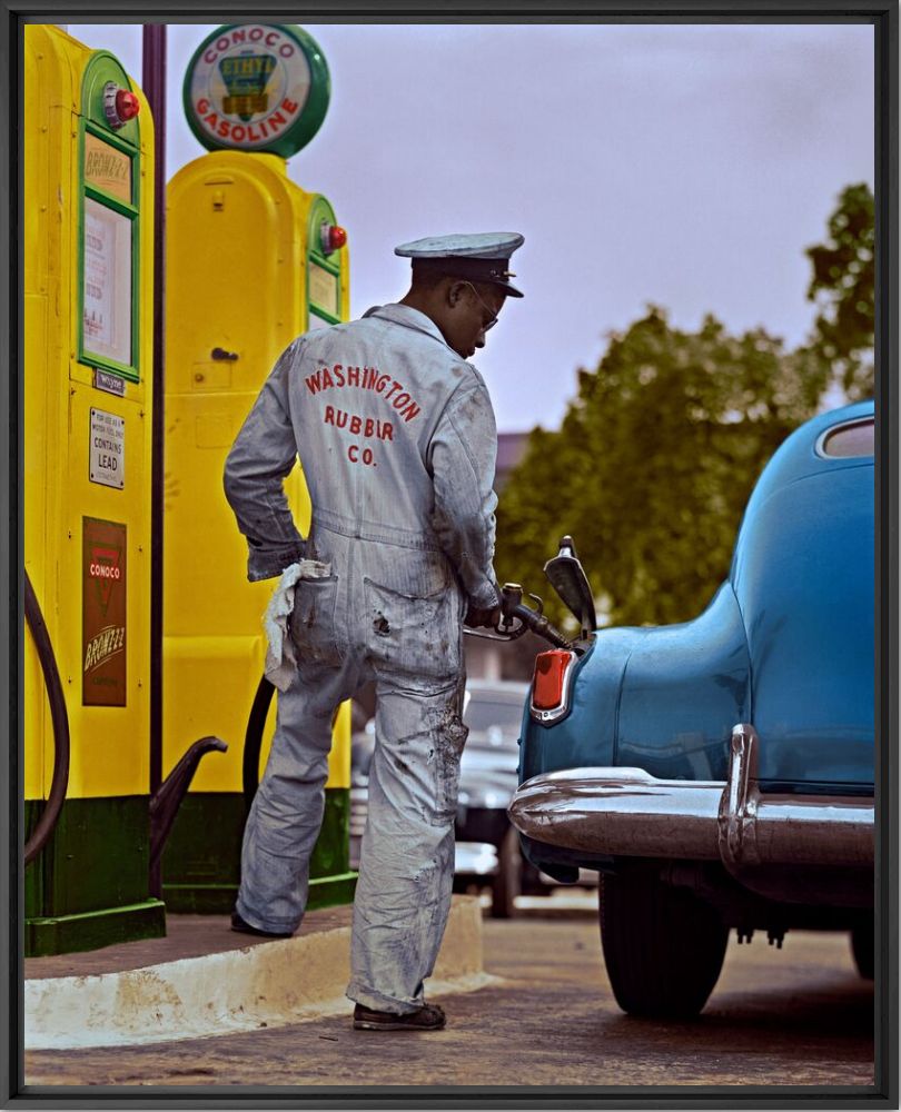 Filling up with gas - S&eacute;bastien de Oliveira - Photographie