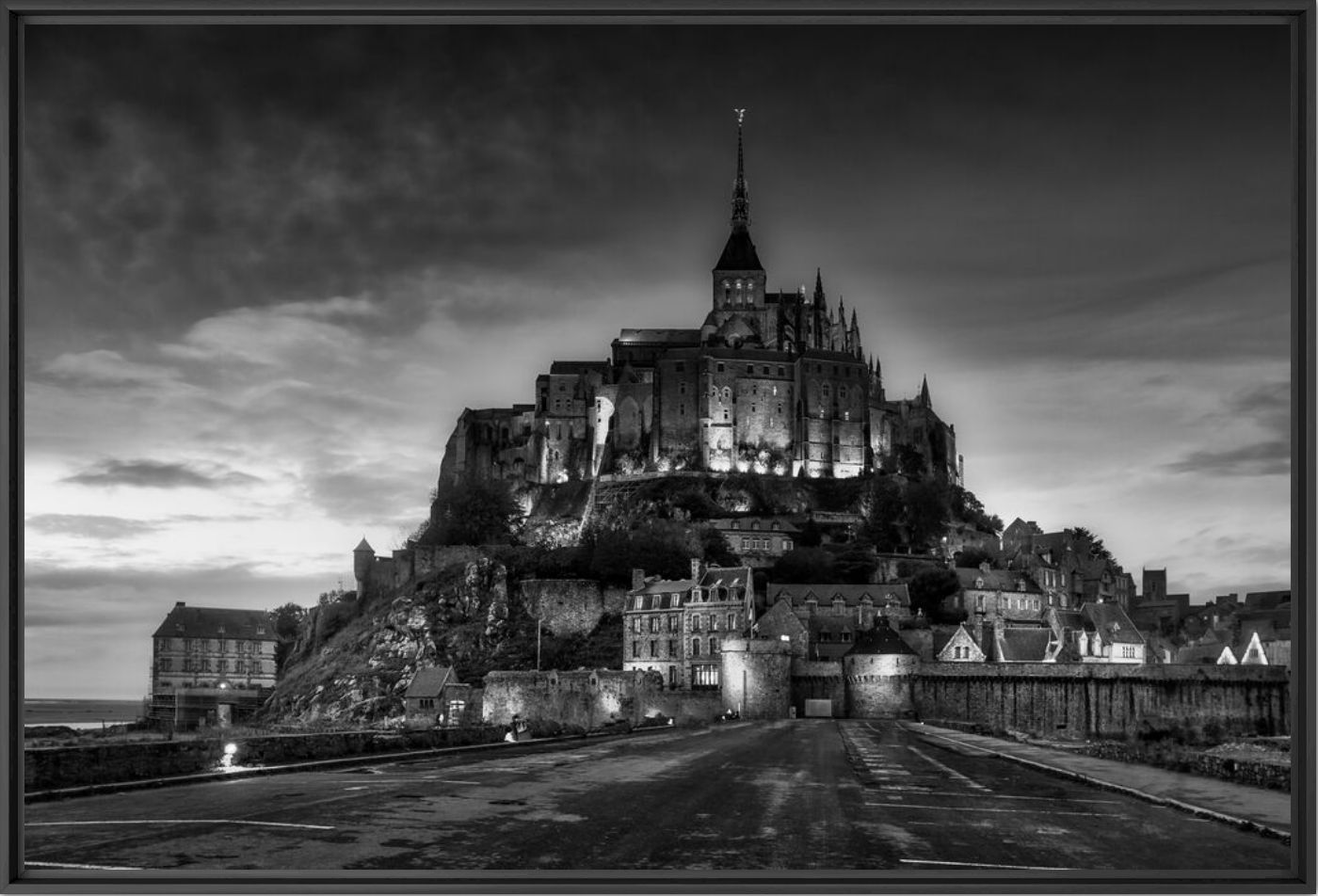 LE MONT SAINT MICHEL BY NIGHT - SERGE RAMELLI - Fotograf&iacute;a