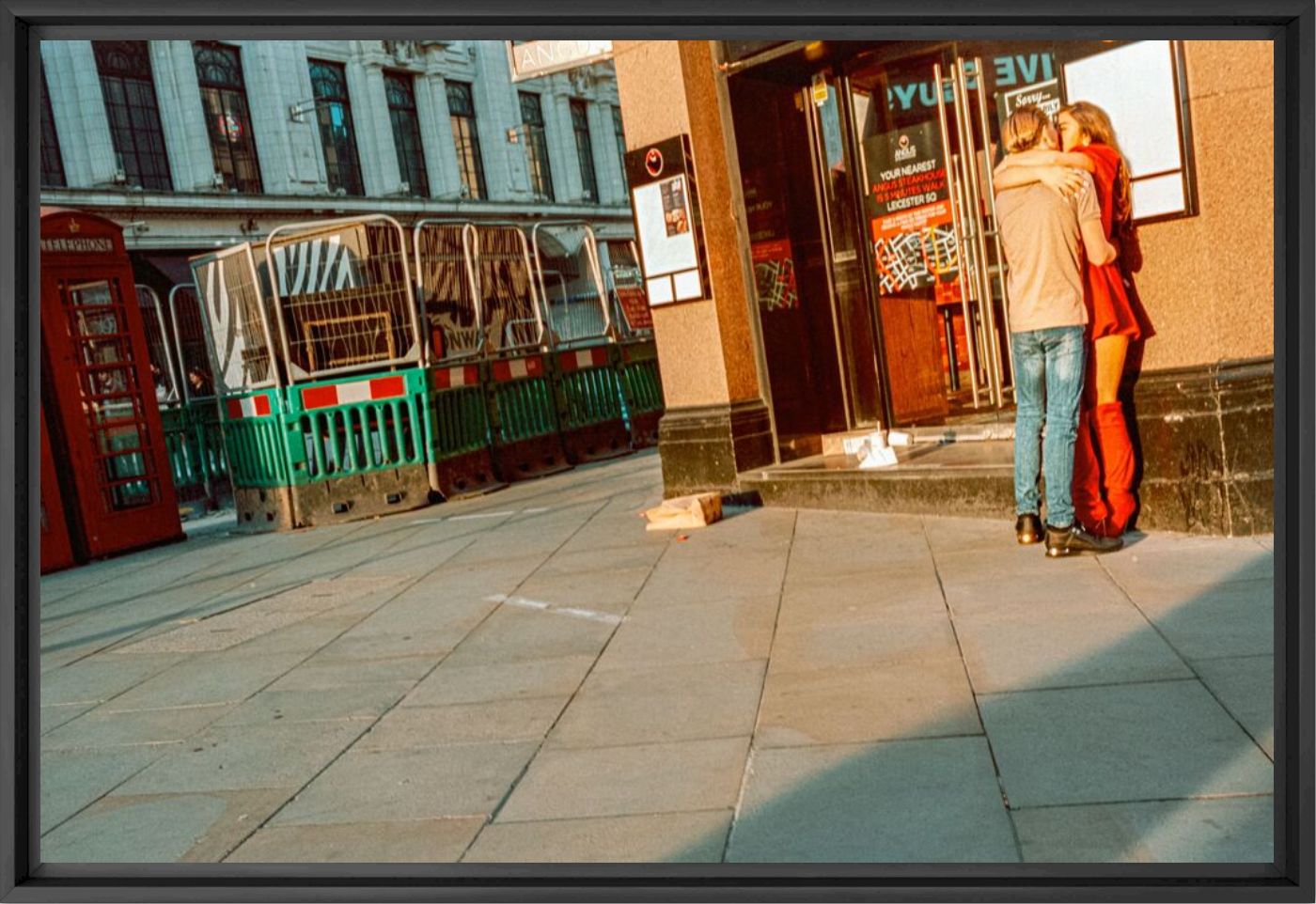 The kiss London 2021 - Tommaso Carrara - Photograph