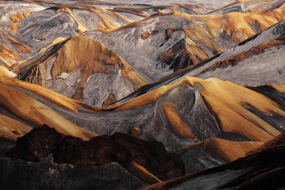 LES COLLINES DOR&Eacute;ES DU LANDMANNALAUGAR