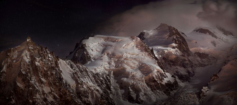 Nocturne au massif du Mont-Blanc