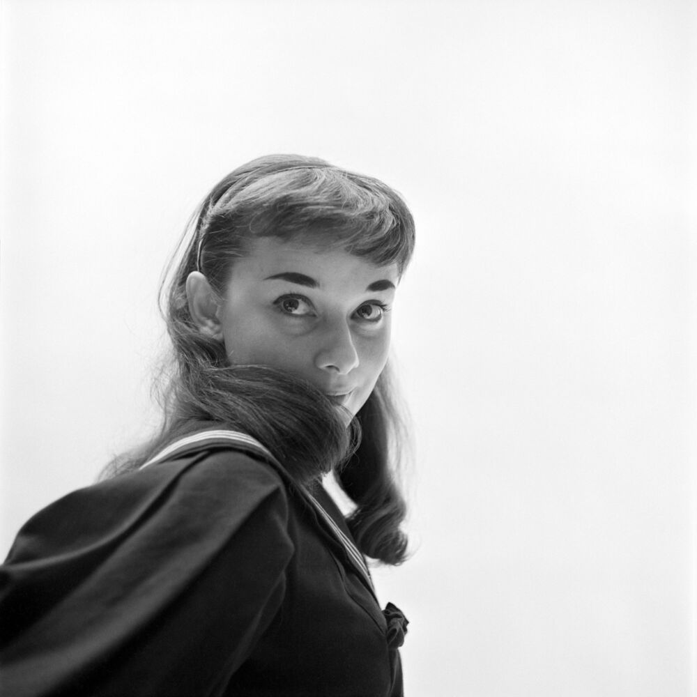 MILTON H GREENE AUDREY HEPBURN HIDDEN SMILE