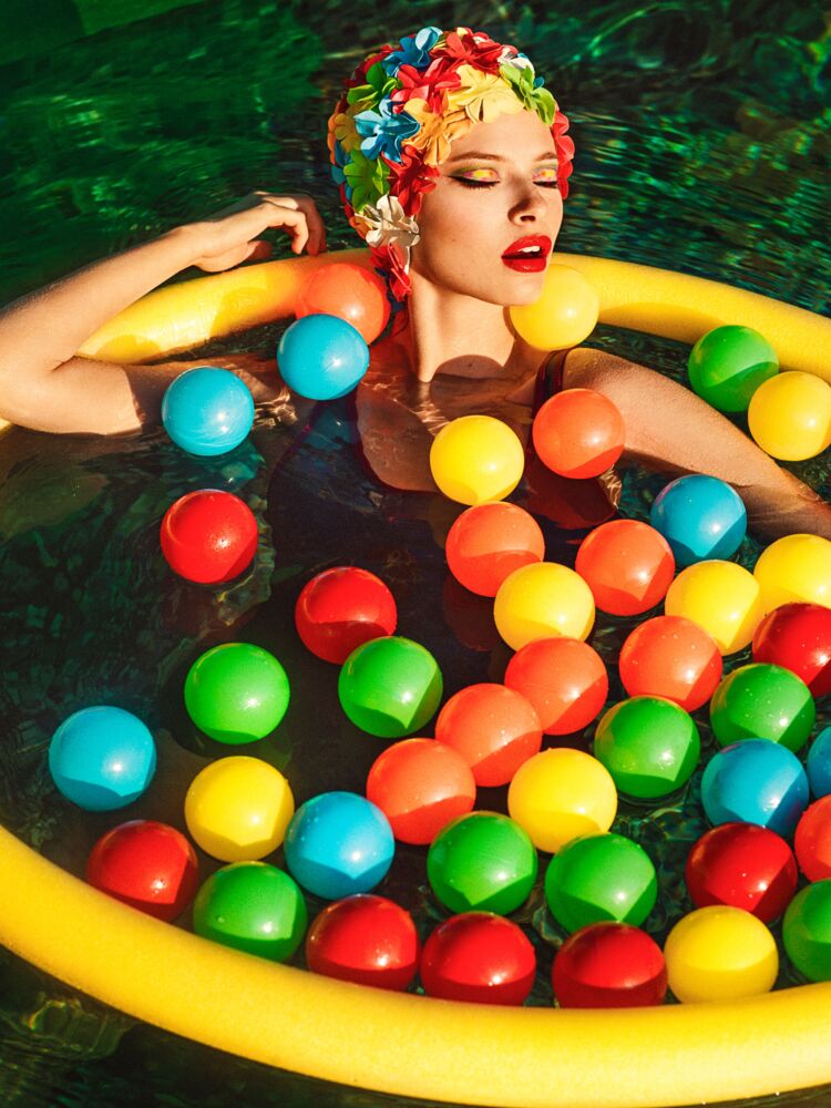 A DREAMER IN THE SWIMMING POOL