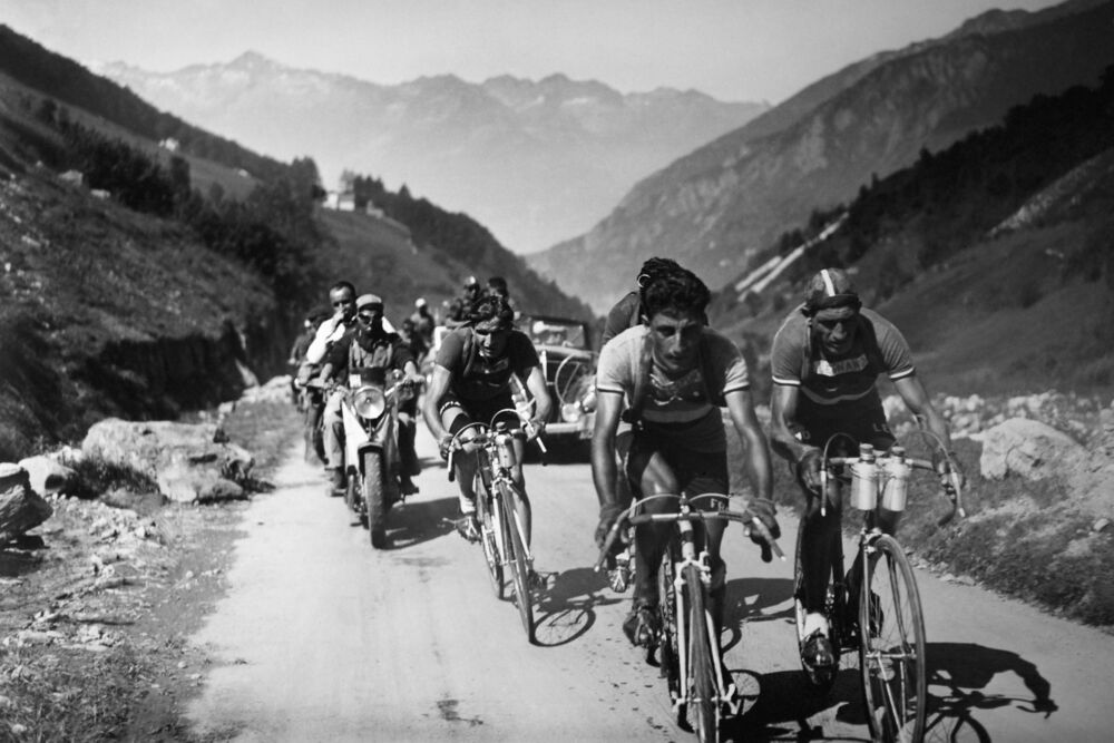 CYCLISTS ON THE TOUR DE France