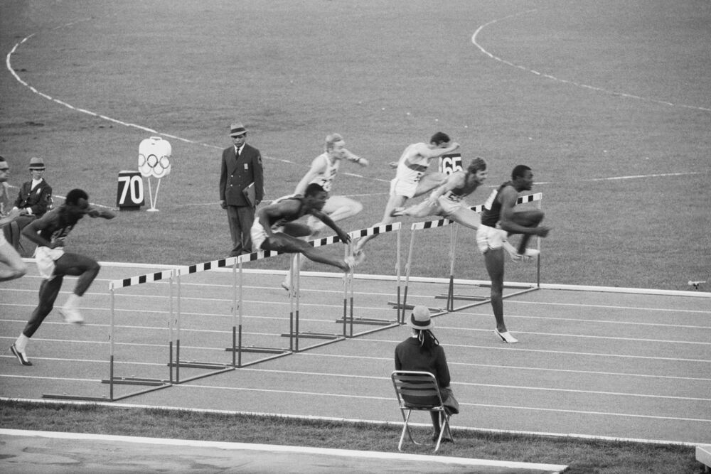 Finale du 110 m&egrave;tres haies aux Jeux Olympiques de Mexico gagn&eacute; par l'am&eacute;ricain Davenport le 17 octobre 1968