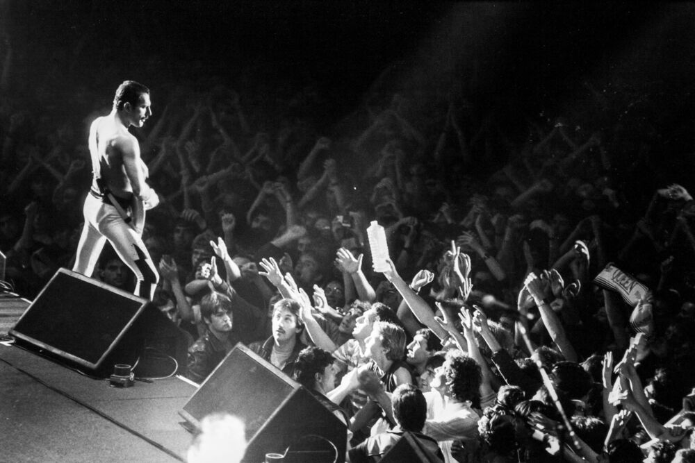 Freddie Mercury au Palais des Sports de Paris, 1984
