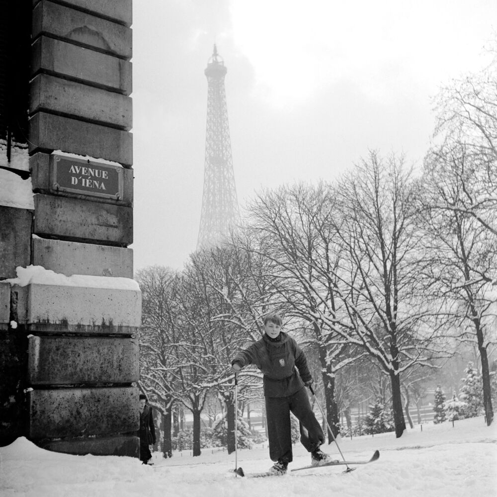 Les sports d'hiver au Champs de Mars Paris 1948