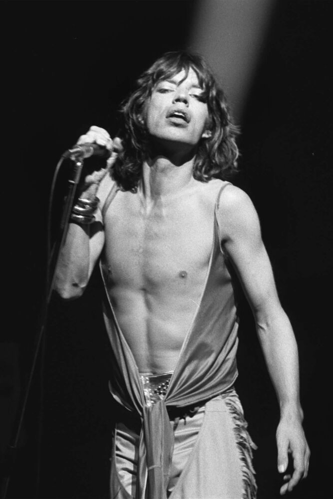 Mick Jagger sur sc&egrave;ne a Francfort en 1976