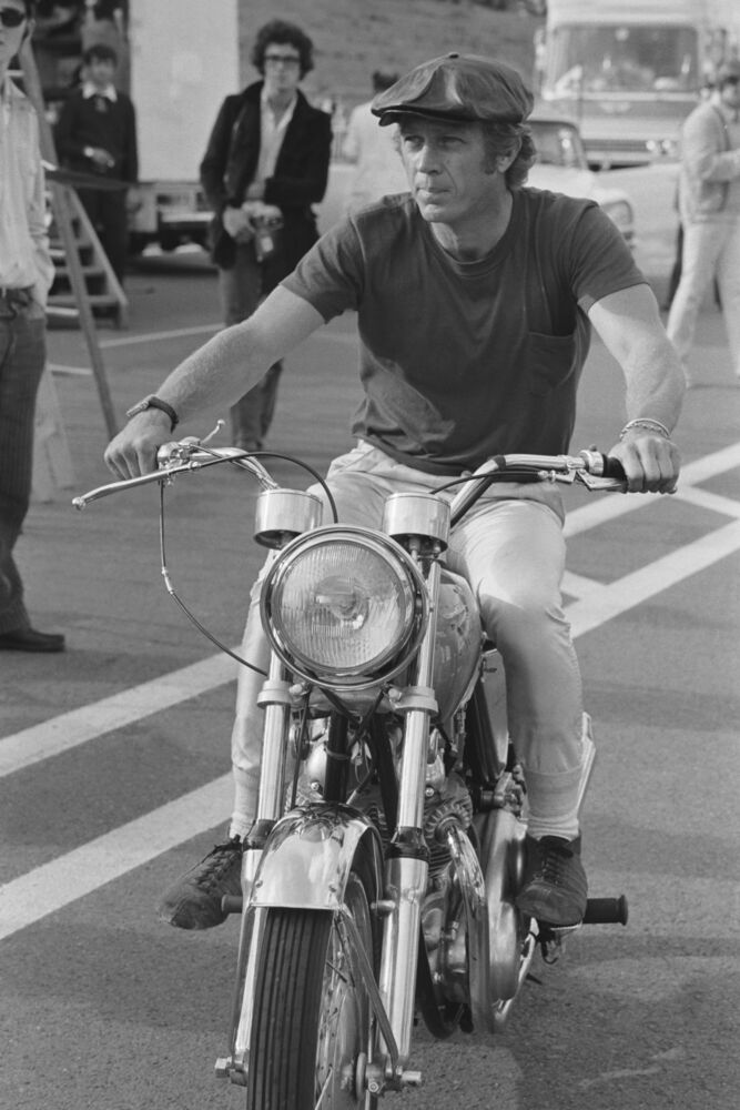 Steve McQueen sur le tournage du film 'Le Mans' 1970