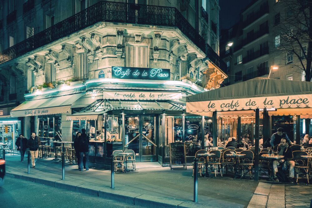 Le caf&eacute; de la place Montparnasse