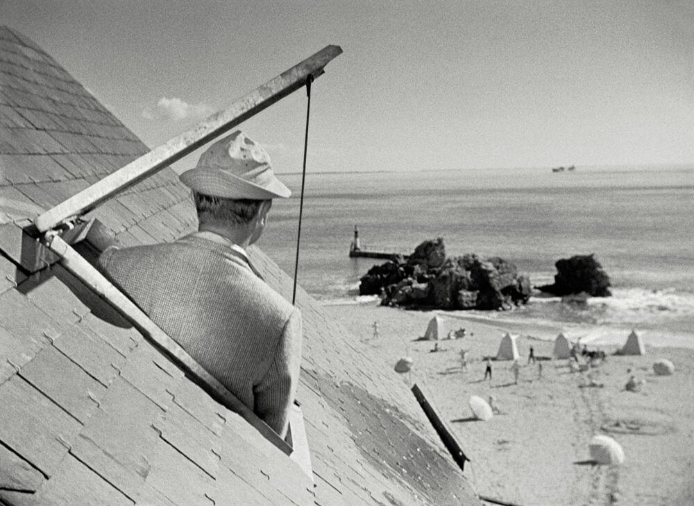 M. Hulot sous les toits de l'h&ocirc;tel de la plage