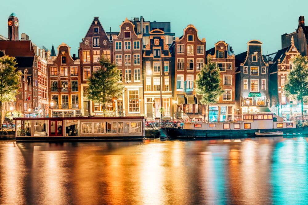 The Dancing Houses