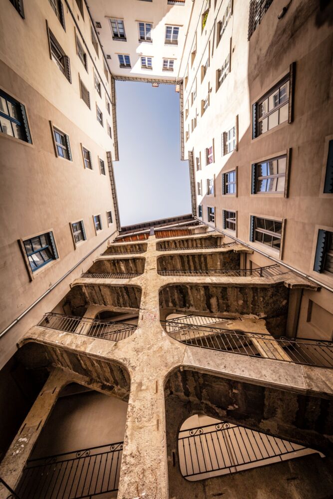 LYON - COUR DES VORACES