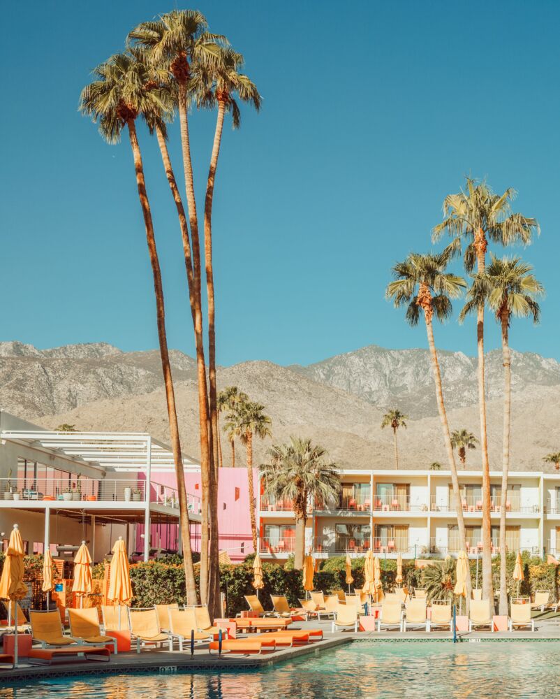 ICONIC POOL PALM SPRINGS