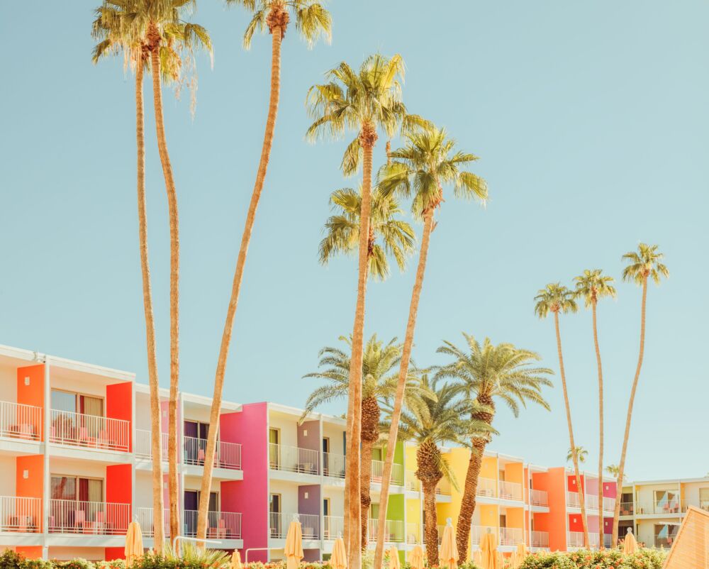 PALM SPRINGS ICONIC POOL