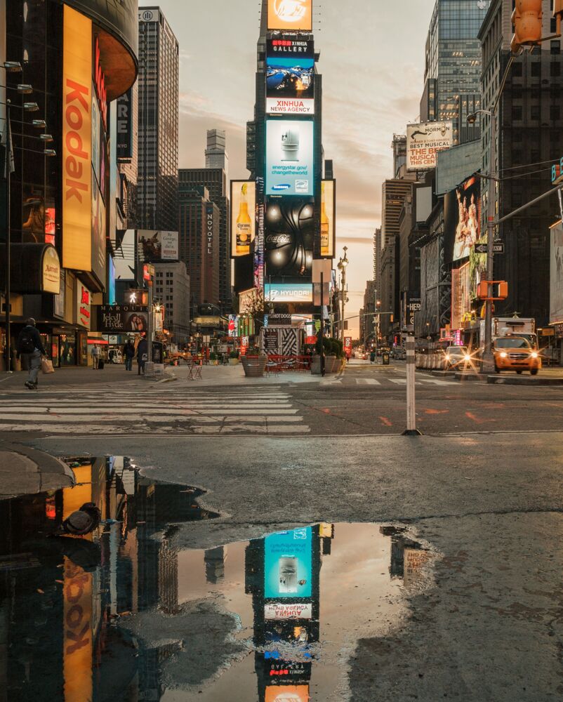 TIMES SQUARE MORNING LIGHTS