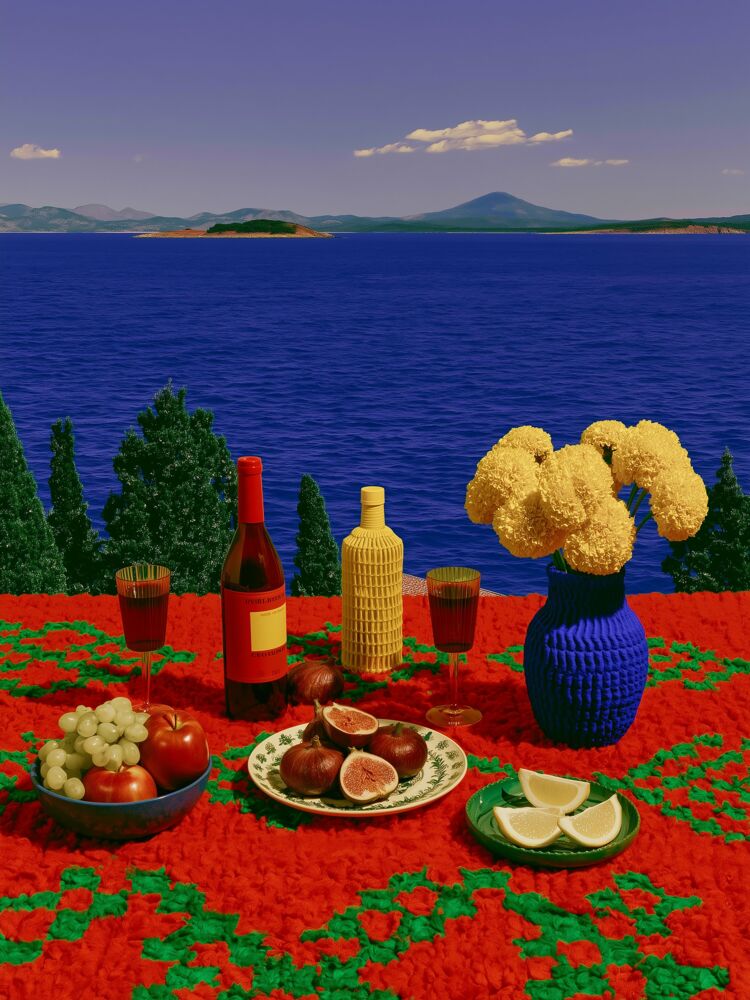 Lunch at the edge of blue