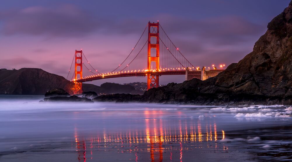 THE GOLDEN GATE BRIDGE SNOW
