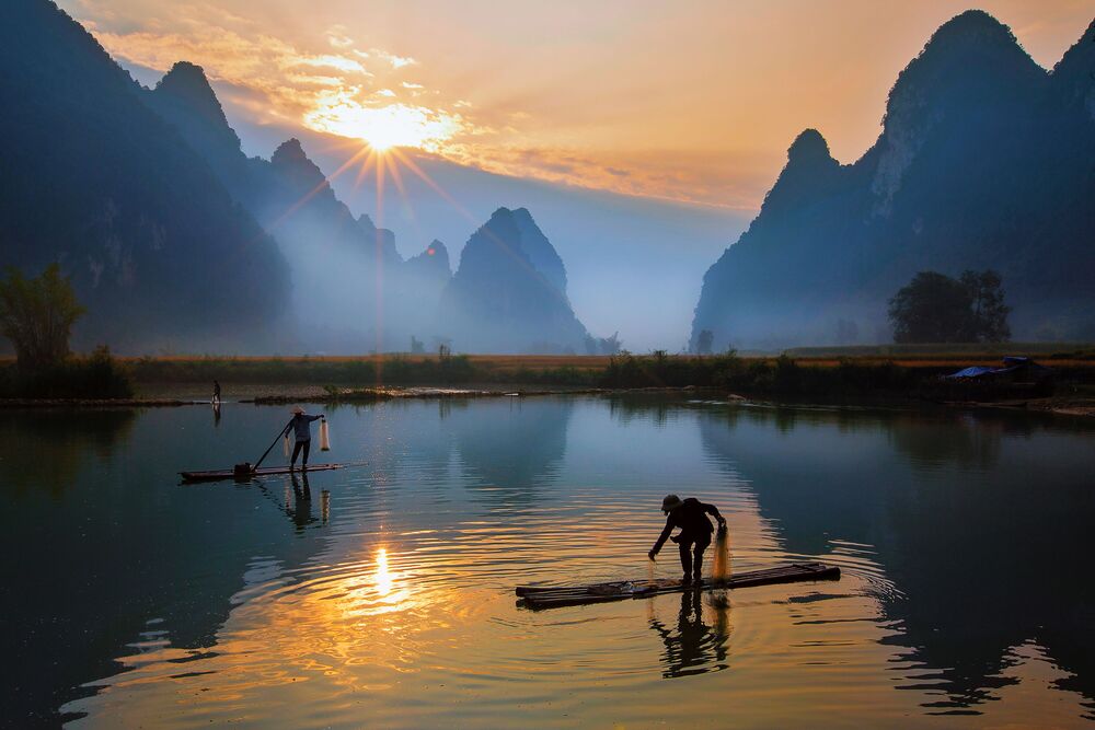 Autumn morning on Quay Son river