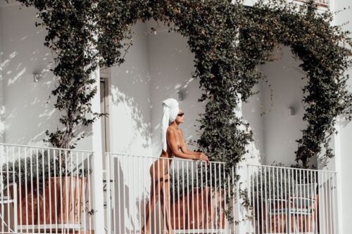 On the balcony - Nik and Kerry Wheeler - Fotografia
